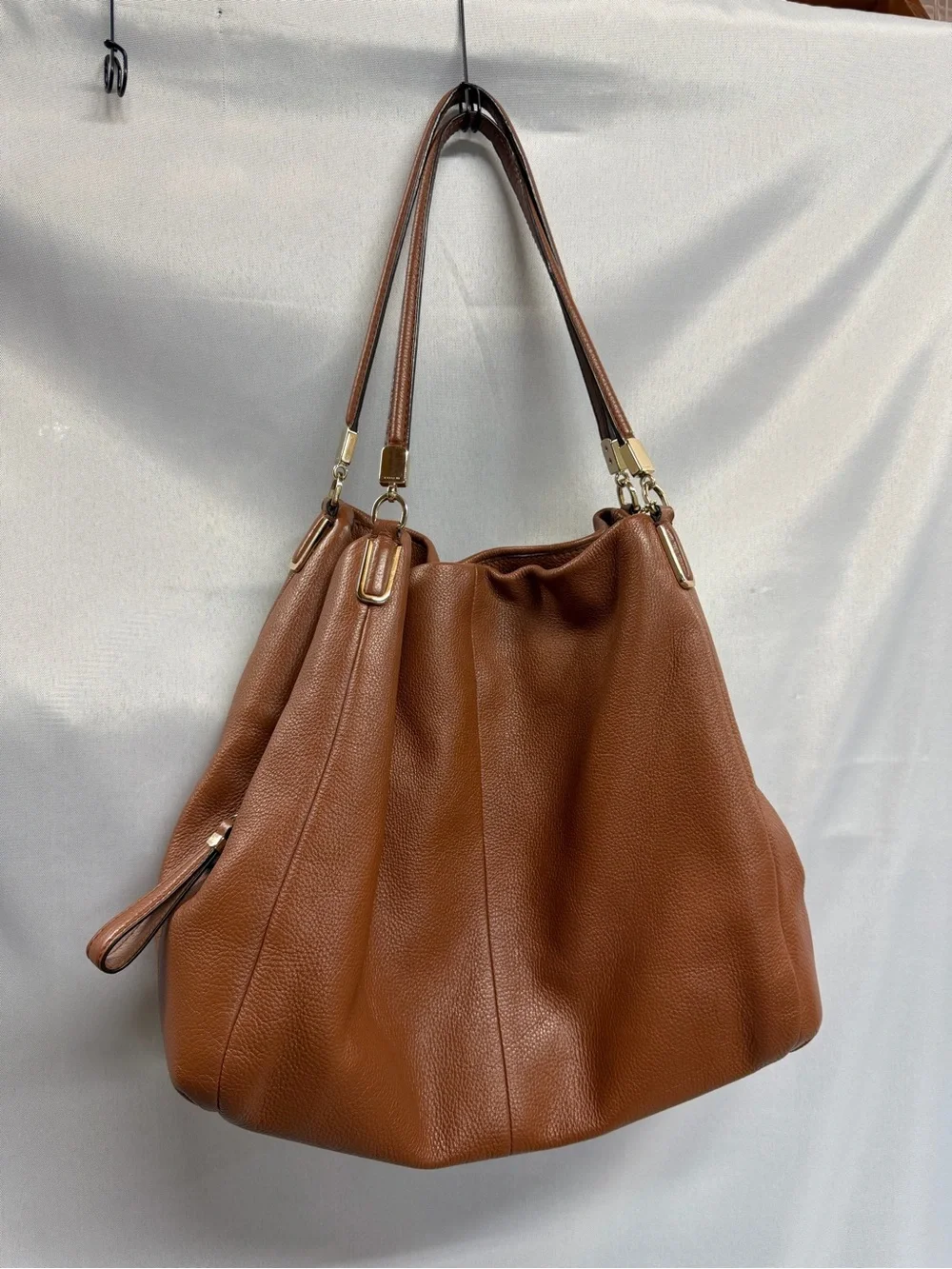 Coach spacious brown